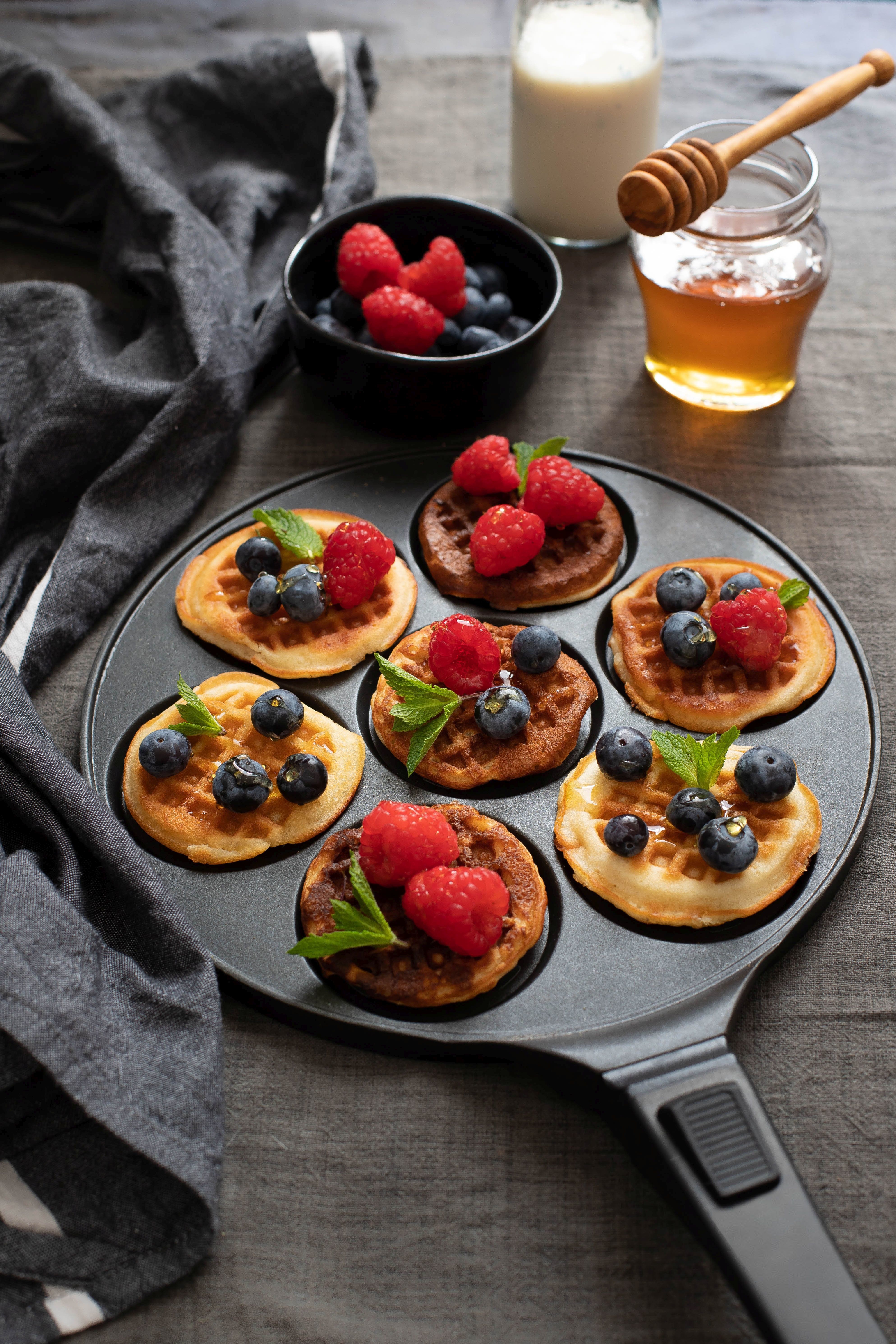 POELE A BLINIS ET PANCAKES -MANCHE AMOVIBLE au meilleur prix