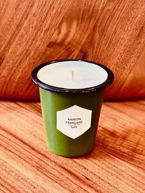 BOUGIE CÈDRE | POT EMAILLE VERT Taille L - Campagne Chic
