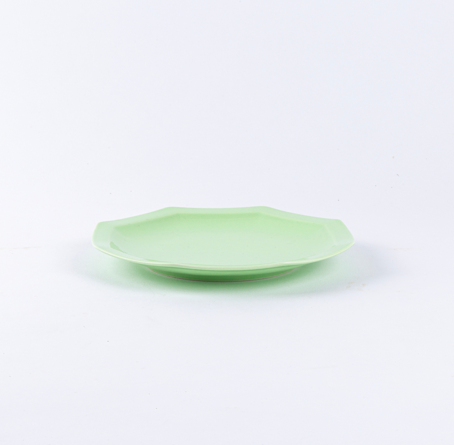 Visuel de L’assiette à dessert en porcelaine verte - Imtemporelle Votre assiette à dessert en porcelaine verte